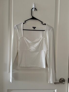 Express White Long Sleeve Sweetheart Crop Top - Fitted Bust Seam